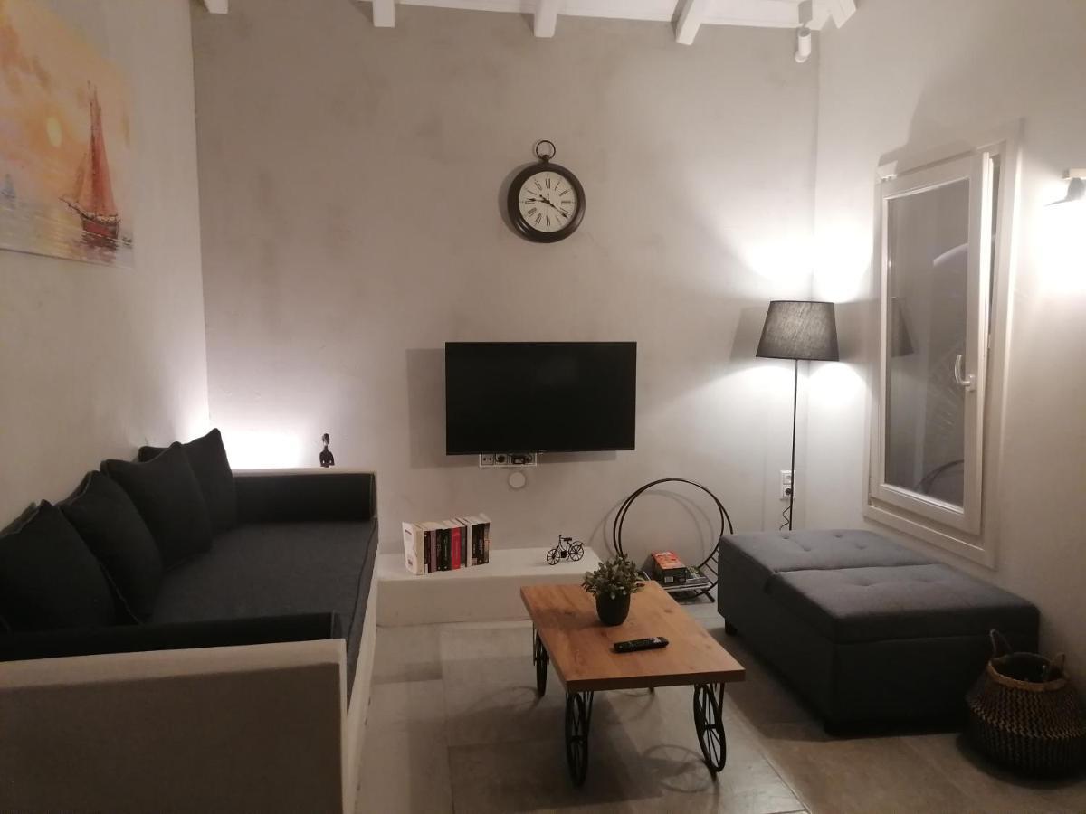 Yalos luxury home Agioi Saranta Exterior foto